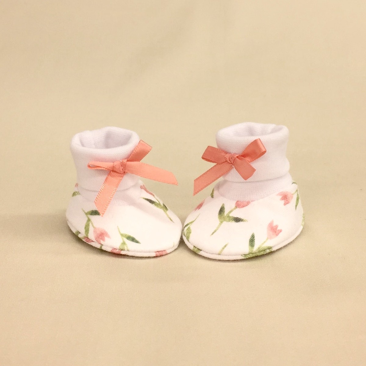 NICU Booties Tulips preterm 3 (3-5lb)