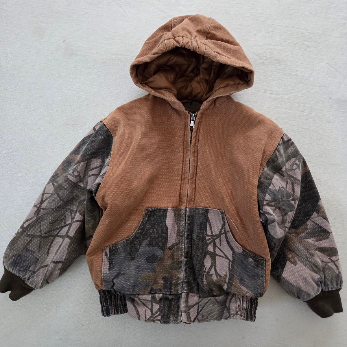 Young Buck Hunting Outdoors Coat 5t distressed